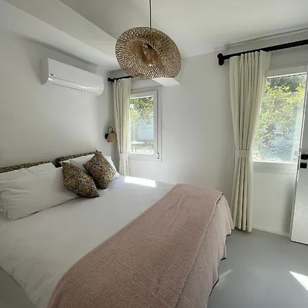 Holiday home Mel's Garden House In The Heart Of The *